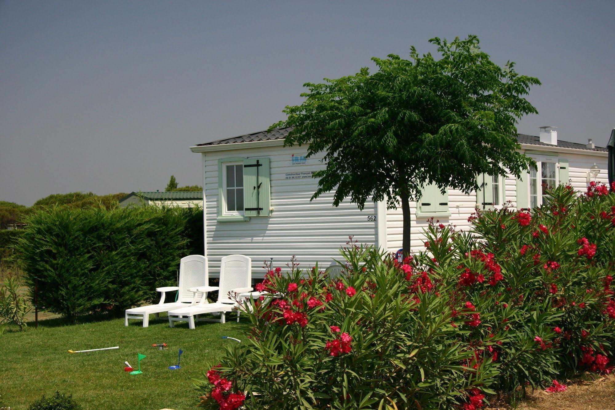 Camping Officiel Siblu Le Lac Des Reves Lattes Exterior foto